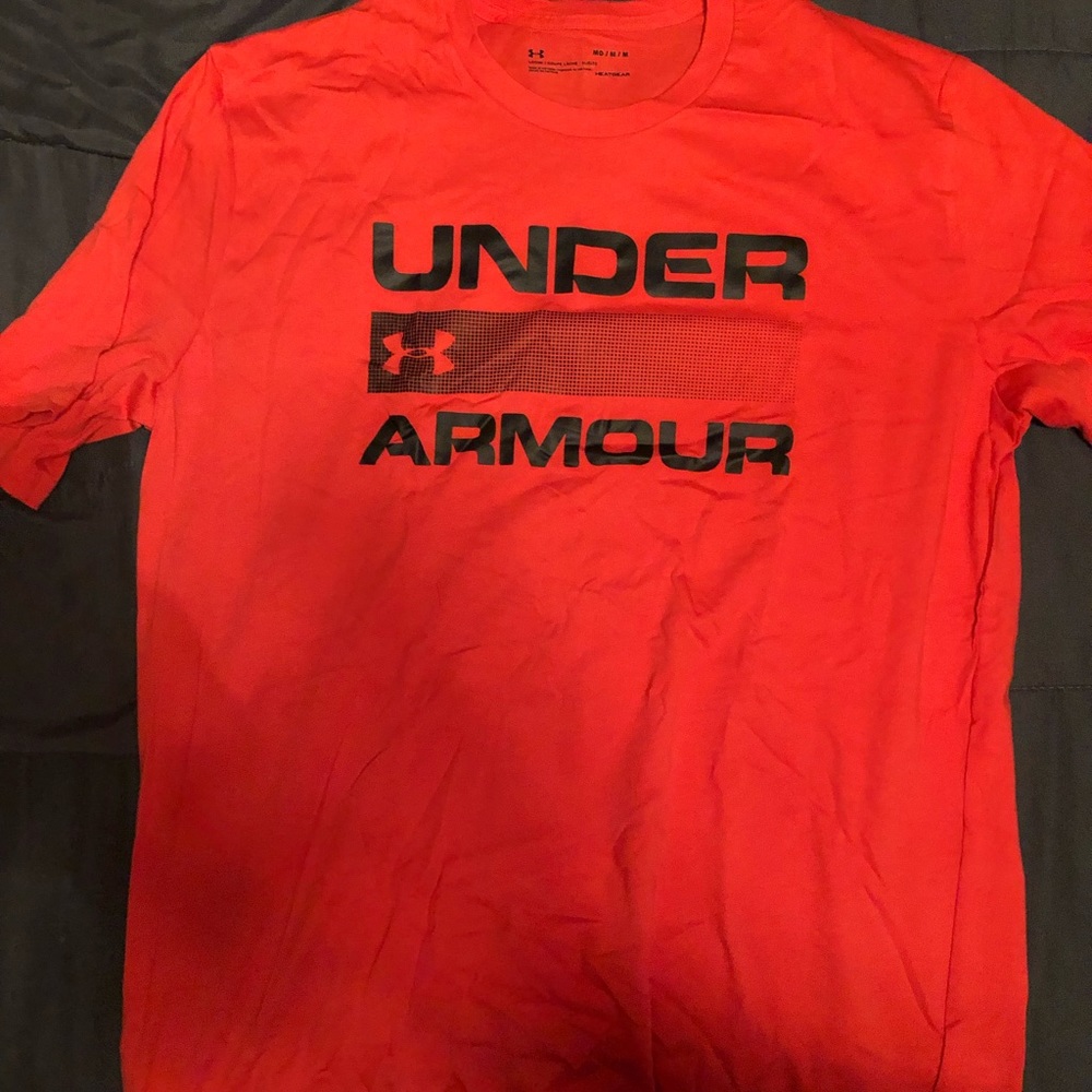 Mens medium Under Armour tshirt.
